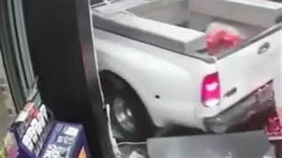 بالفيديو.. سرقة صراف آلي من سوبر ماركت تثير دهشة السعوديين