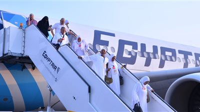 «مصر للطيران» تُسير 19 رحلة لإعادة 4 آلاف و568 حاجا
