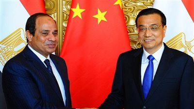 السيسي يلتقي رئيس وزراء الصين بدار ضيافة الدولة ببكين