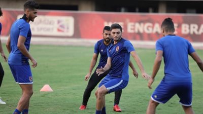 فقرة للضربات الثابتة في مران مستبعدي الأهلي أمام الإنتاج