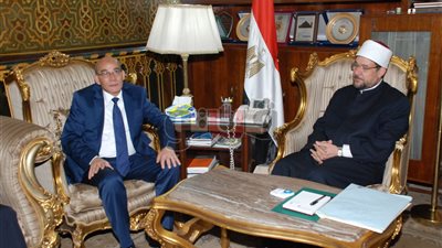 «البنا» و«جمعة» يوقعان بروتوكولا لحماية أراضي الإصلاح الزراعي والأوقاف