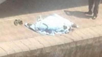 شاب يلقي نفسه أسفل قضبان مترو شبرا الخيمة