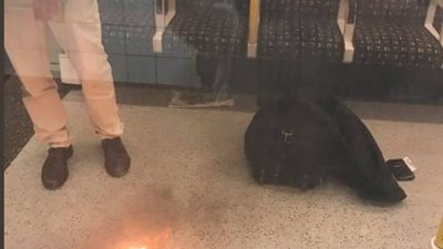 بالفيديو.. إخلاء محطة مترو في لندن بعد انفجار عربة قطار