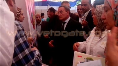 بالصور.. محافظ القليوبية يشارك في ملتقى توظيف الشباب بطوخ