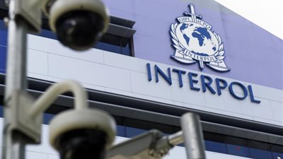 معاريف: قبول الإنتربول طلب فلسطين صفعة قوية لإسرائيل