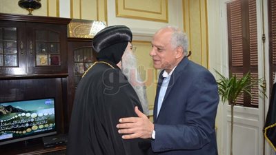 راشد يستقبل نيافة الأنبا يوحنا أسقف شمال الجيزة (صور)