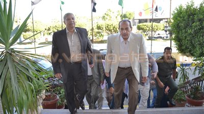 بالصور.. وزير الزراعة يتفقد مشروع قرية الأمل بالإسماعيلية