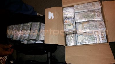 بالصور.. إحباط 15 محاولة تهريب عملات مصرية وأجنبية بمطار برج العرب