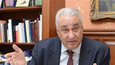 «عاشور» يعلن منح وثيقة تأمين لأسر المحامين المتوفين مجانا