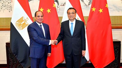 السيسي لرئيس وزراء الصين: نتطلع إلى مزيد من التعاون ودفع الاستثمارات وزيادة حجم التبادل التجاري.. توسعات في المدينة الصناعية الصينية بمصر.. واتخاذ الخطوات اللازمة لتشجيع الصادرات المصرية