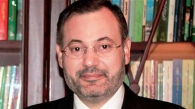 أحمد منصور يصف مسيرات العشرات من إرهابيي المعزول بـ