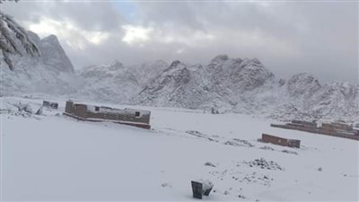 جبال سانت كاترين تتزين بالثلوج.. ووزيرة البيئة تدعو السائحين لزيارتها | صور