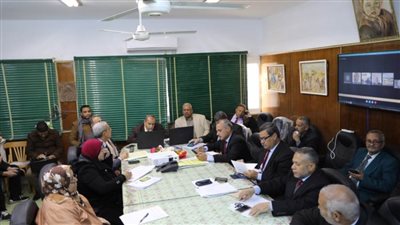 100 % نسبة دخول طلاب الثانى الثانوى لمنصة اللغة الإنجليزية فى الوادى الجديد