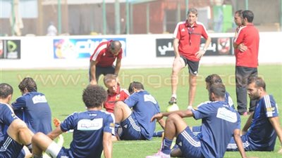 الأهلي يهاجم بـ 