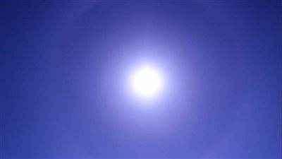 خبير فلكي: الشتاء موسم هالات الشمس الضوئية 