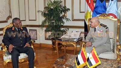 بالفيديو والصور ..صدقي صبحي و«حجازي» يلتقيان رئيس أركان الجيش السوداني