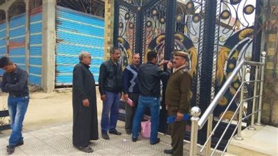 تشميع 243 محلا وكافيتريا غير مرخصة بالشرقية