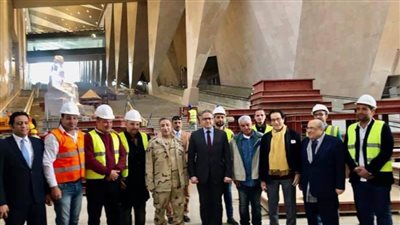 فاروق حسني يزور المتحف المصري الكبير