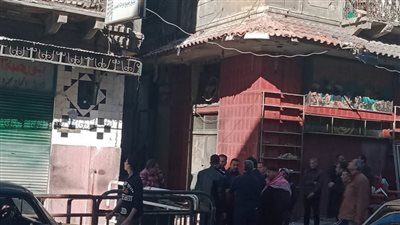 شاهد عيان يروي تفاصيل انهيار عقار العطارين على رواد مقهى مجاور له بالإسكندرية