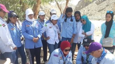 البيئة تنفذ معسكرا كشفيا بالبحر الأحمر للتوعية