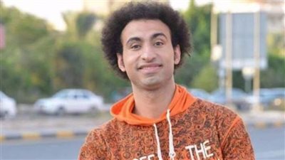 علي ربيع يستعرض مهارته في كرة التنس | فيديو