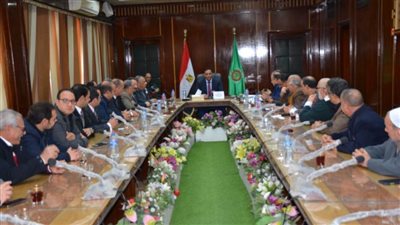 لجنة محايدة لمعاينة الموقع المقترح لسوق خارج المنصورة