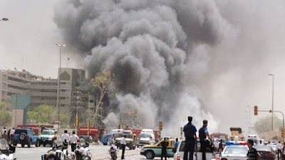 مقتل وإصابة 123 شخصا في تفجيرات انتحارية بالعراق