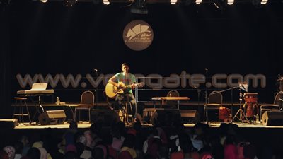 بالصور.. إبداع محمد إبراهيم و«الهادي» بحفل توقيع «مطلوب حبيب» بالساقية