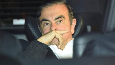 رواد إنترنت يقلدون طريقة هروب كارلوس غصن