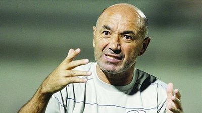 غدًا.. مدرب الزمالك الجديد يغادر القاهرة