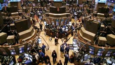 وول ستريت تسجل انخفاضا طفيفا عند الفتح