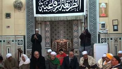 الطريقة الرفاعية: مزاعم السلفيين باستخدام مسجد الحسين لغزو شيعى قديمة