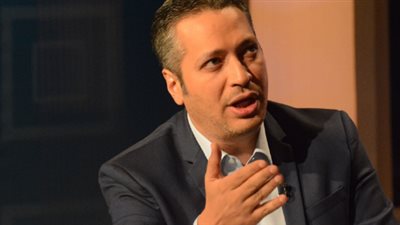 تامر أمين ساخرا من محافظ القاهرة: «تصريحاتك واسعة شوية»