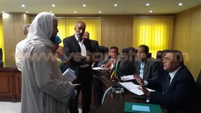 بالصور.. محافظ الفيوم يطلب تقريرا مفصلا عن مشكلات قرية جبلة