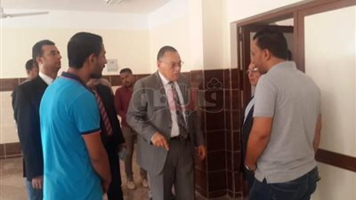 محافظ الشرقية يستجيب لمطلقة ويعفي ابنتها من المصروفات (صور)