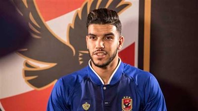 وليد أزارو يقضى إجازة الأهلي في المغرب