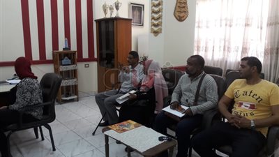 وكيل تعليم أسوان يبحث التعاون مع وفد برنامج الغذاء العالمي (صور)