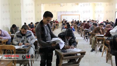 بالفيديو والصور.. طلاب الأزهر يتحدون عنف إرهابيى المعزول ويستأنفون الامتحانات