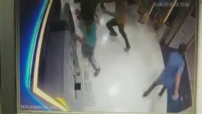 لحظة اقتحام سيارة بنك بدبي (فيديو)