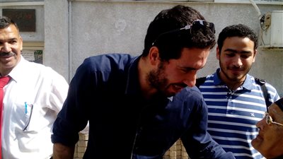 بالفيديو والصور.. «أبوتريكة» يظهر في الأهلي لتدعيم زملائه قبل السوبر