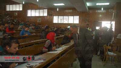 بالصور.. رئيس جامعة سوهاج يتفقد سير عملية الامتحانات