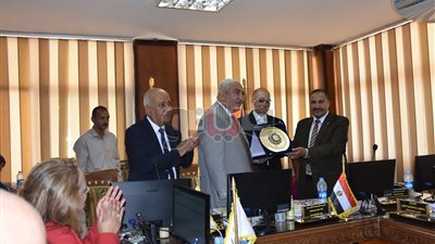 بالصور.. جامعة السادات تكرم رئيس جهاز المدينة
