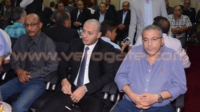 بالصور.. سر ظهور مصطفى شعبان «حليق الرأس»