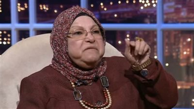 هل من حق الزوجة تفتيش هاتف زوجها؟.. سعاد صالح تجيب | فيديو