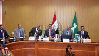 محافظ الشرقية لأعضاء المجلس التنفيذي: التعليم قاطرة التنمية