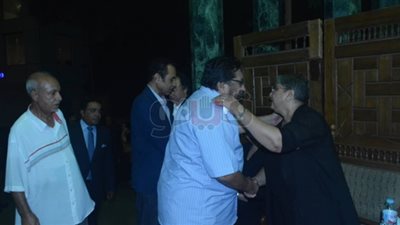 حسام عيسى وعبد الجليل مصطفى وسلماوي في عزاء حسين عبد الرازق