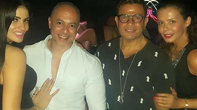 تداول صورة لعمرو دياب مع تامر مرسي وزوجته نسرين إمام