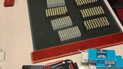 ضبط راكب حاول تهريب 500 طلقة نارية بمطار القاهرة (صور)