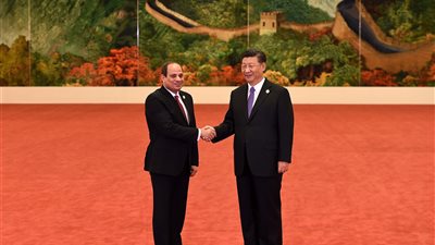 السيسي يبحث تعزيز التعاون في المائدة المستديرة بمنتدى «الصين - أفريقيا»