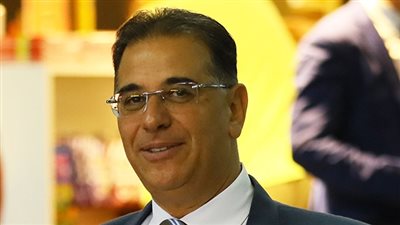 السفير المصري بتونس يحضر مران الأهلي